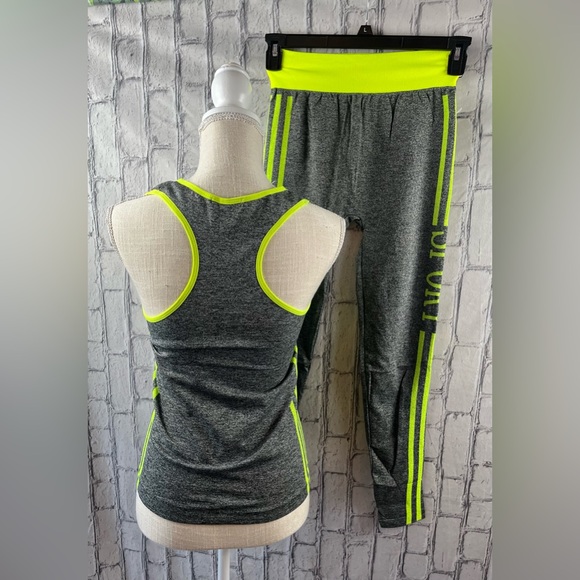 F&F Size: One Size Sport Workout Set Sleeveless Top/Leggings Gray/Neon - Picture 11 of 11